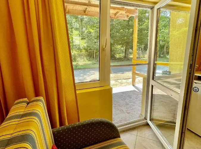 Хотел Pop аrt 2*